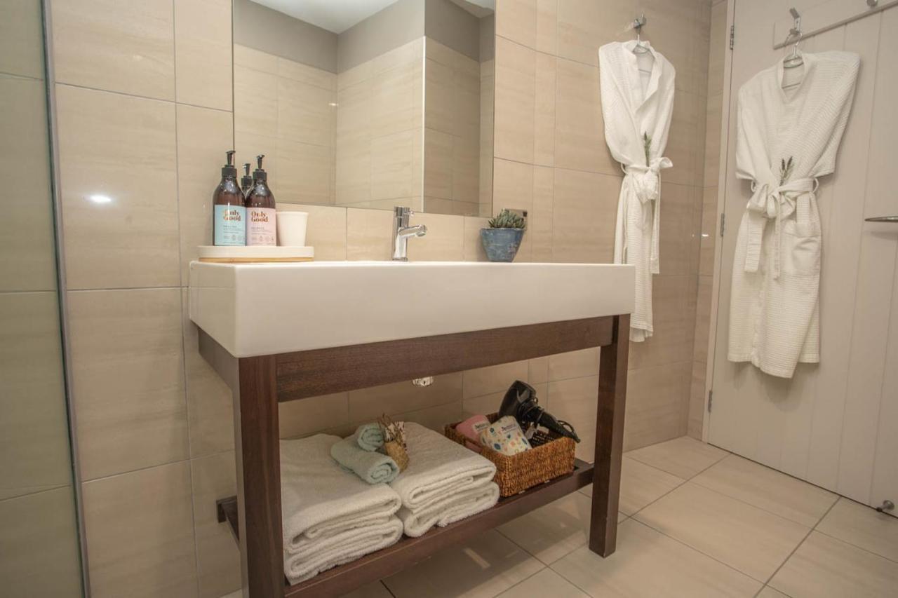Dunluce Boutique B&B Те Анау Екстериор снимка