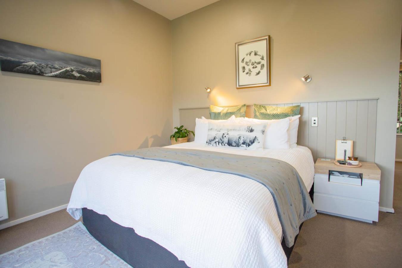 Dunluce Boutique B&B Те Анау Екстериор снимка