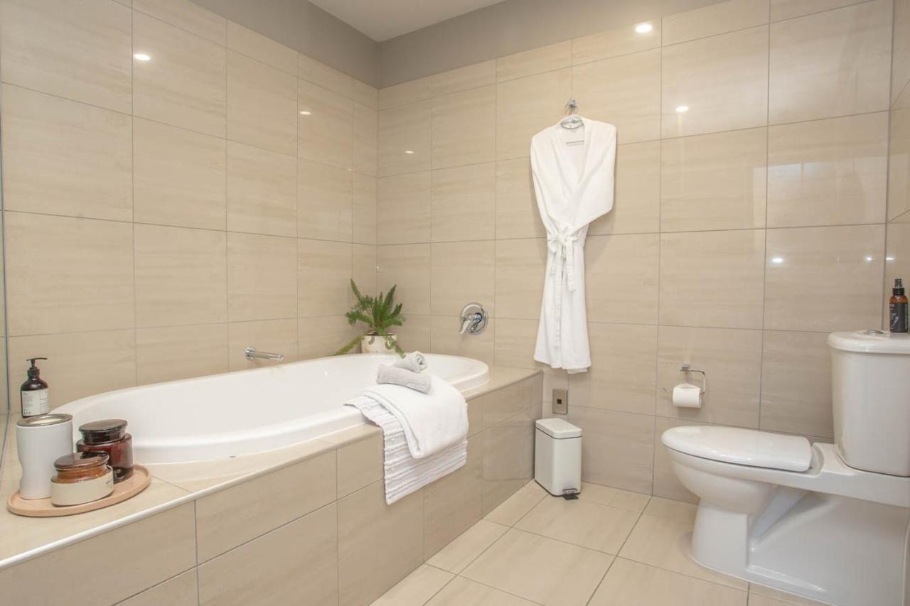 Dunluce Boutique B&B Те Анау Екстериор снимка