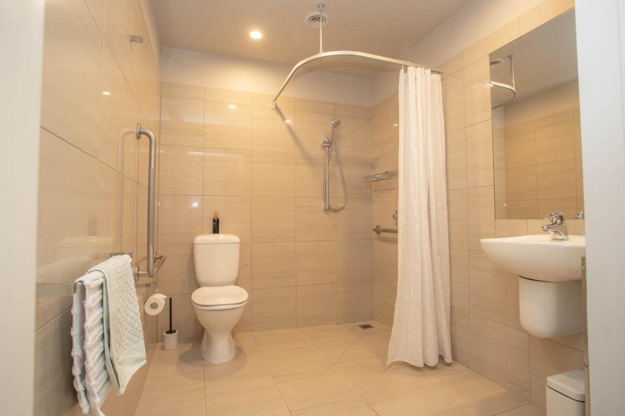Dunluce Boutique B&B Те Анау Екстериор снимка