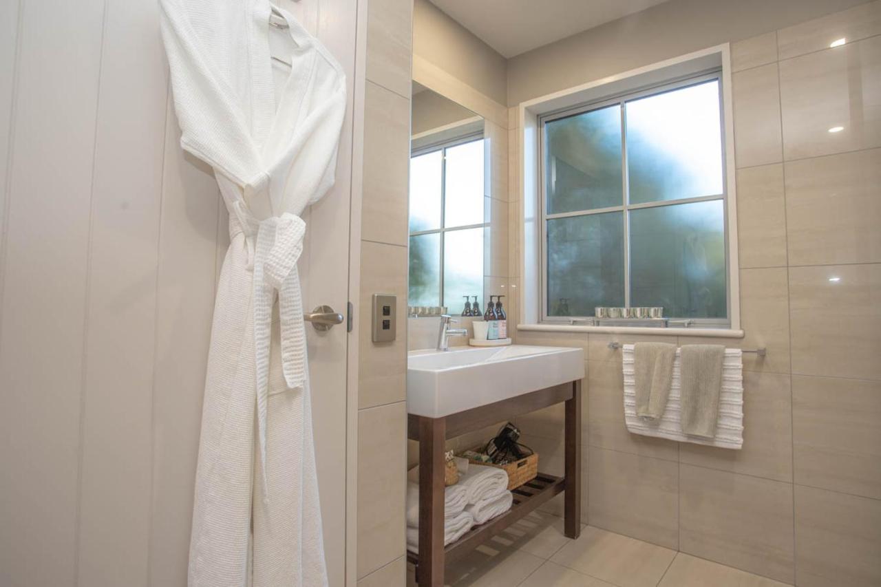 Dunluce Boutique B&B Те Анау Екстериор снимка